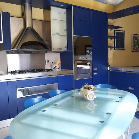 Apartment Mansarda Finemente Arredata 400 Mt Dal Mare *